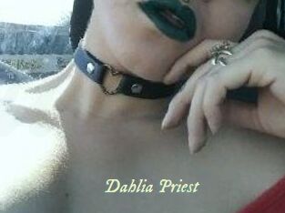 Dahlia_Priest