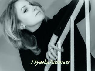 HynekaIntimate