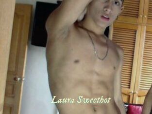 Laura_Sweethot