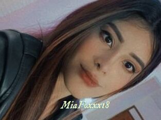MiaFoxxx18