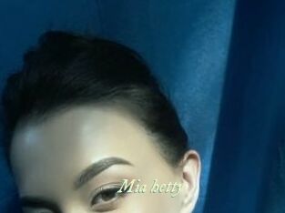 Mia_hetty