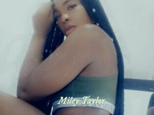 Miley_Taylor