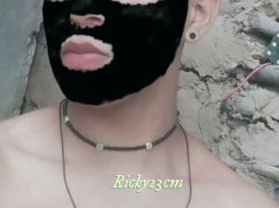 Ricky23cm