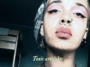 Toxic_artifakts