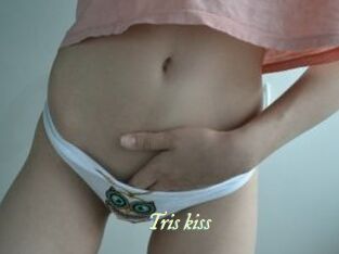 Tris_kiss
